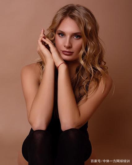 手时更具 手时更具