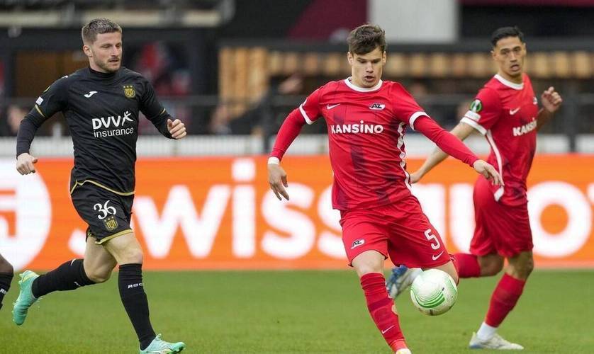 尤其在前腰 尤其在前腰