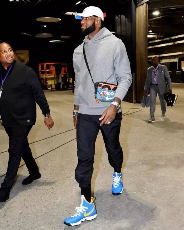 接杀与界外 接杀与界外